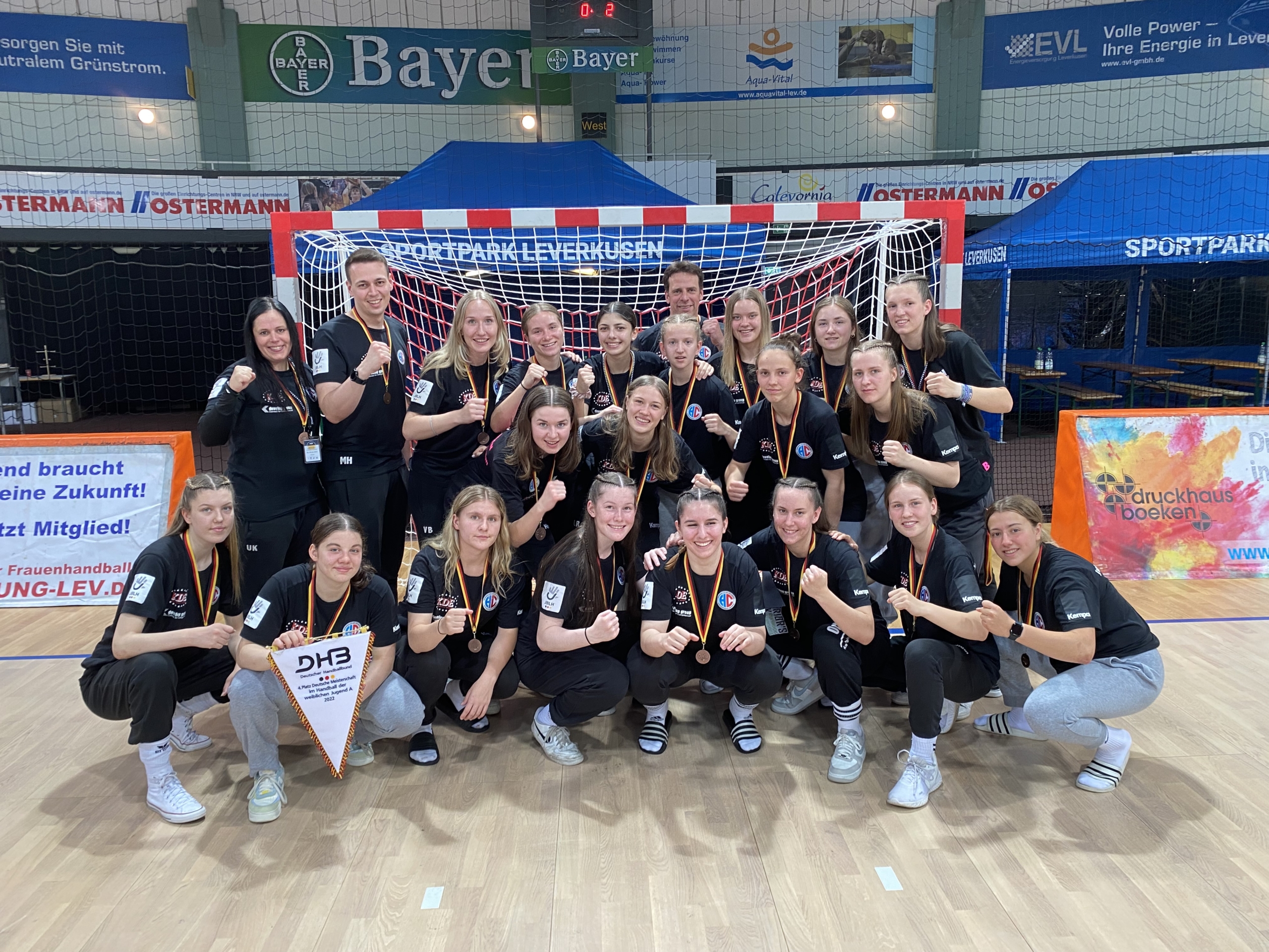 Die weibliche A-Jugend des HC Erlangen unterliegt nur knapp im Halbfinale dem neuen deutschen Meister Bayer Leverkusen
